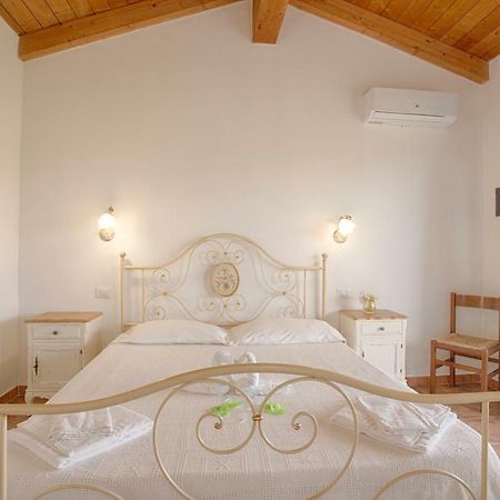 הוילה אולביה Agriturismo Mieleamaro מראה חיצוני תמונה