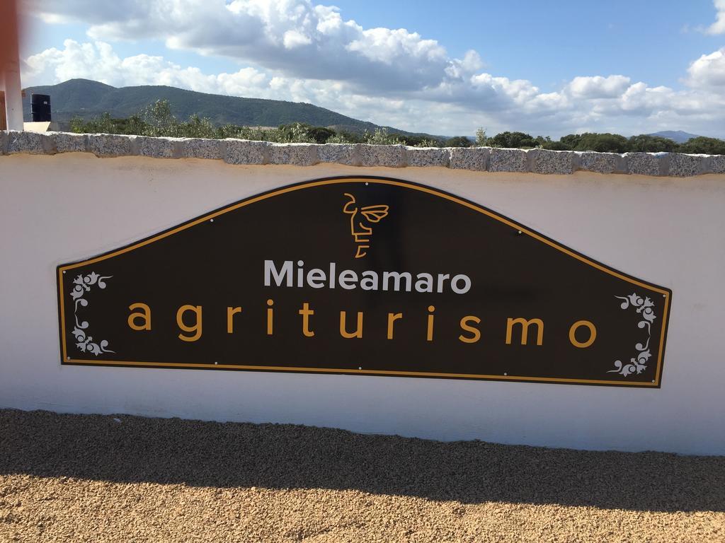 הוילה אולביה Agriturismo Mieleamaro מראה חיצוני תמונה