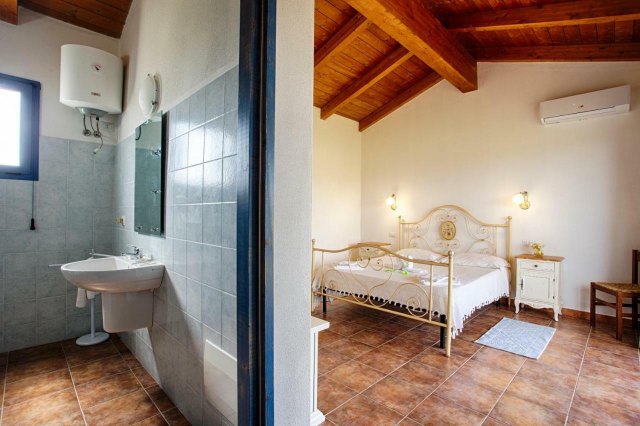 הוילה אולביה Agriturismo Mieleamaro מראה חיצוני תמונה