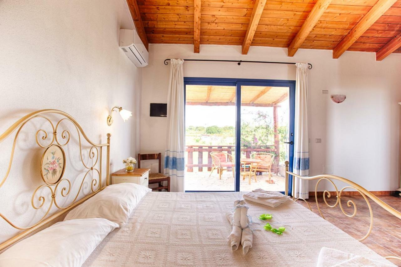 הוילה אולביה Agriturismo Mieleamaro מראה חיצוני תמונה