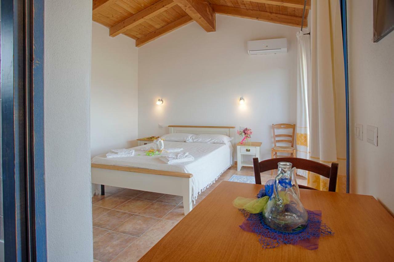 הוילה אולביה Agriturismo Mieleamaro מראה חיצוני תמונה